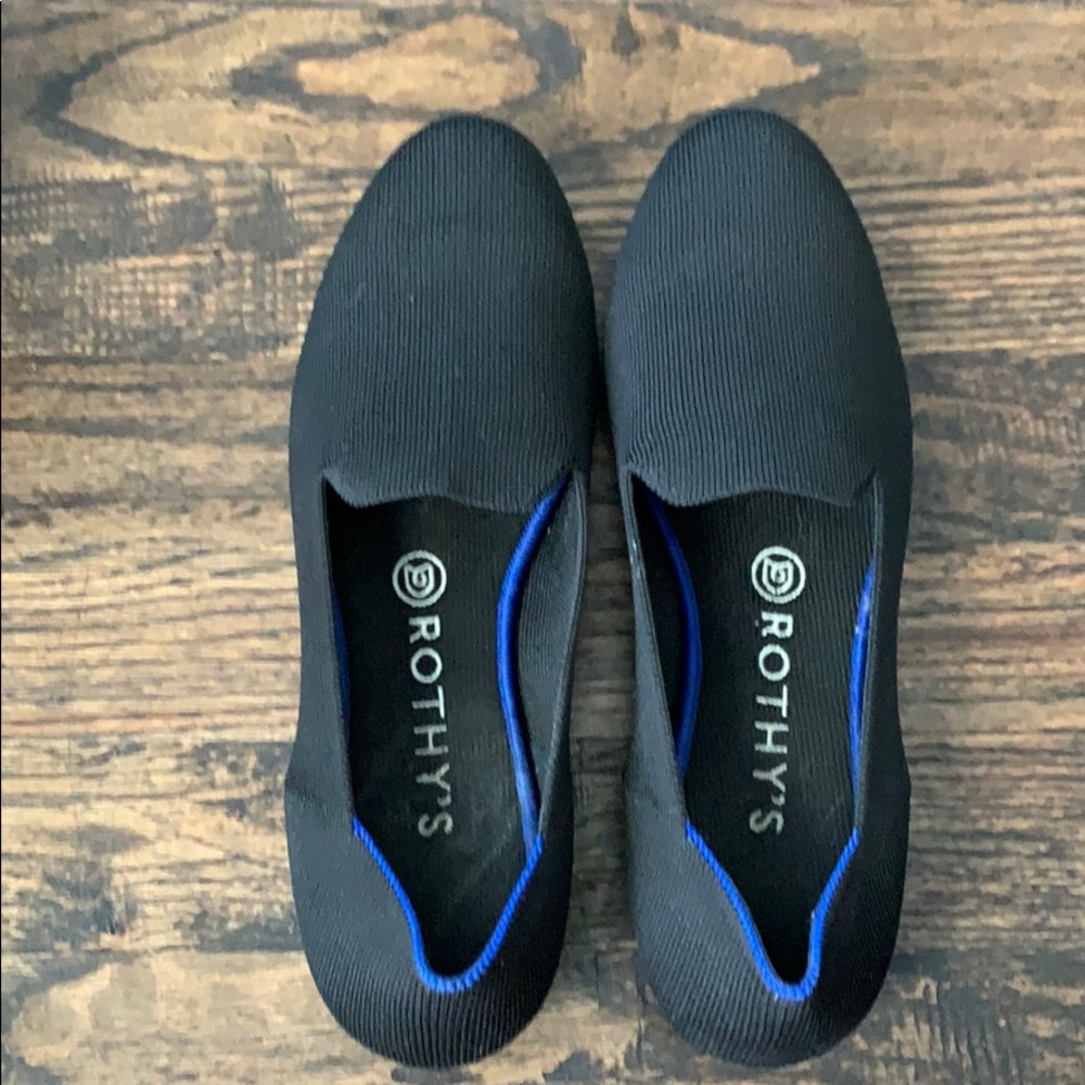 Excellent used condition Black 8.5 Rothy’s loafers